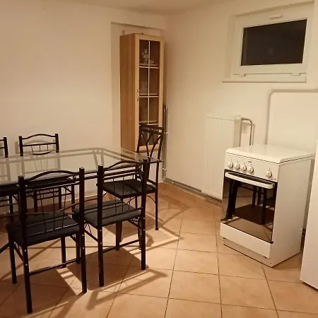 Holiday home Eoetvoes Nyaralo *