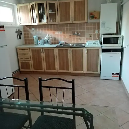 Eoetvoes Nyaralo Siofok