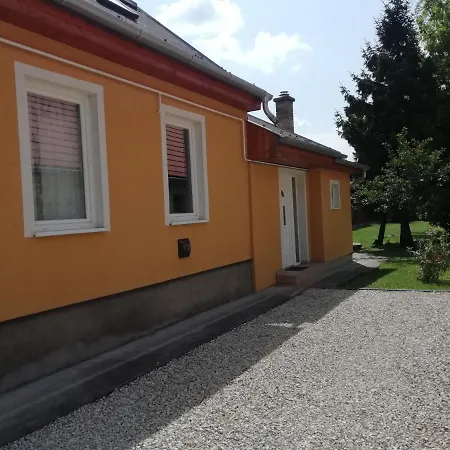 Eoetvoes Nyaralo Holiday home Siofok